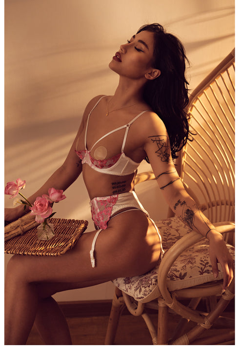 Playful Desire: How Lingerie Turns Valentine’s Day into a Game of Intimacy