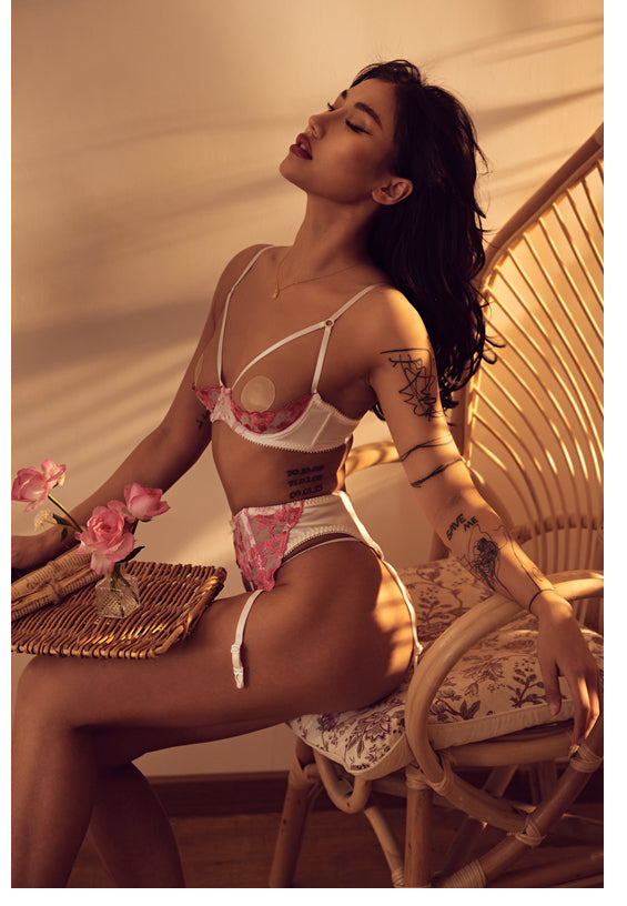 Playful Desire: How Lingerie Turns Valentine’s Day into a Game of Intimacy