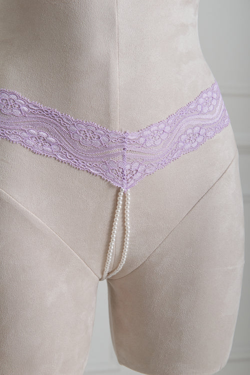 Lavender lace Pearl Chain Ouvert thong underwear with hand-made pearl chains, offering a refined blend of elegance and seduction. A must-have from our top lingerie brand.
